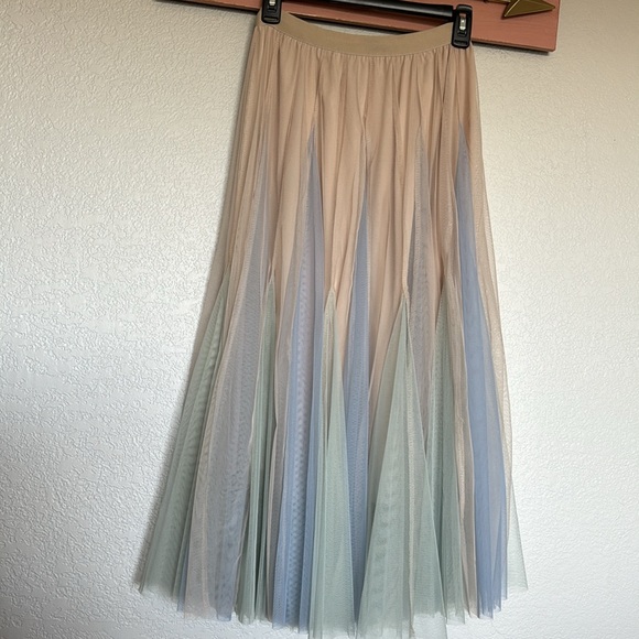 COLOR BLOCK PANELLED MESH FRILLING MAXI SKIRT IN APRICOT small/medium - Picture 16 of 16